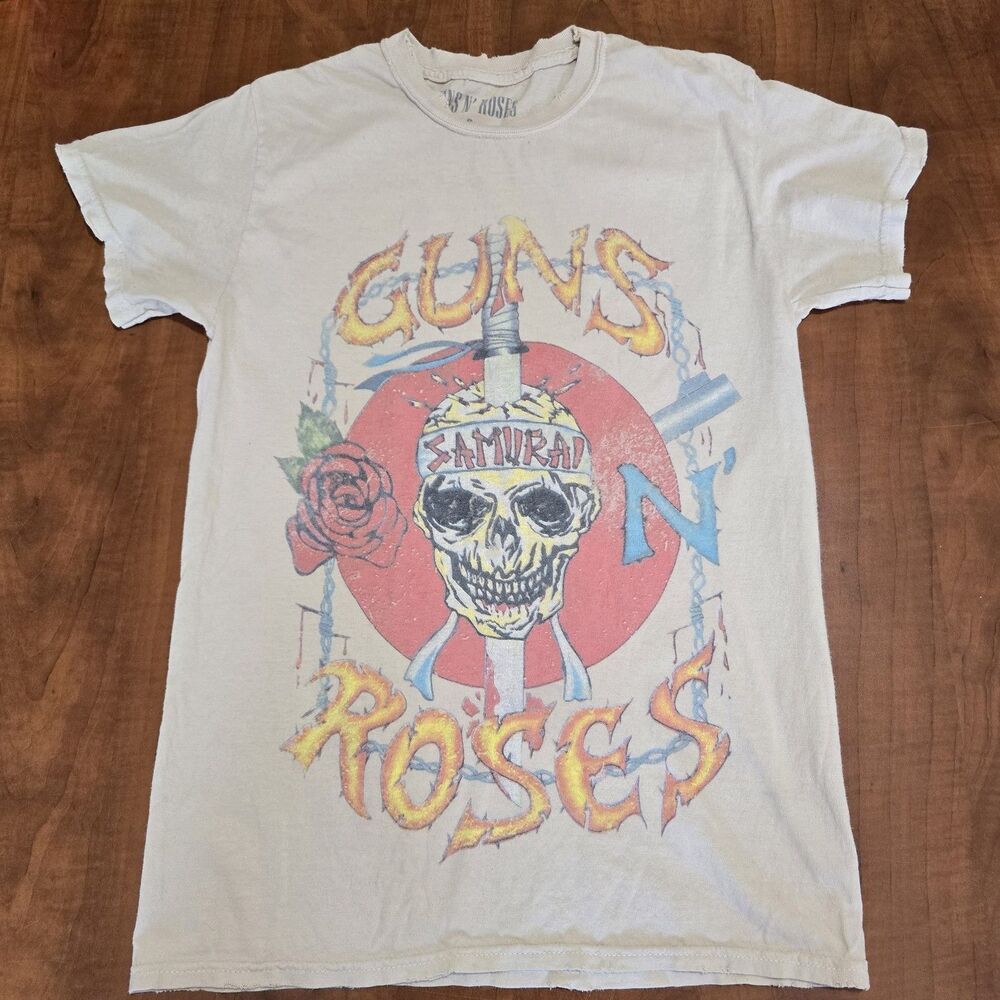 Guns N Roses Distressed Hem Samurai Frontside Graphic Print SS Tee Small